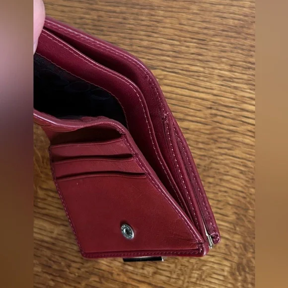 NWOT COACH LEATHER WALLET - Picture 5 of 6